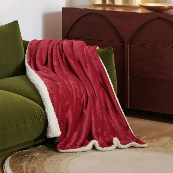 Cozy Bedsure Sherpa fleece throw blanket, thoughtful New Year's Eve hostess gift.