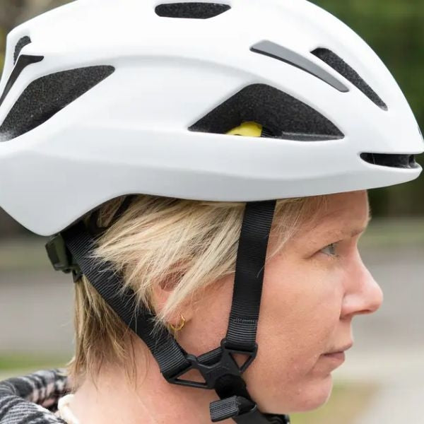 Prioritize safety with this advanced bike helmet, an essential component of outdoor gifts for dads who seek adventure and protection during exhilarating rides