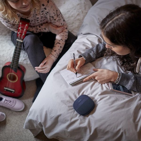 Bose SoundLink Micro provides exceptional sound quality for music-loving couples on Father's Day.