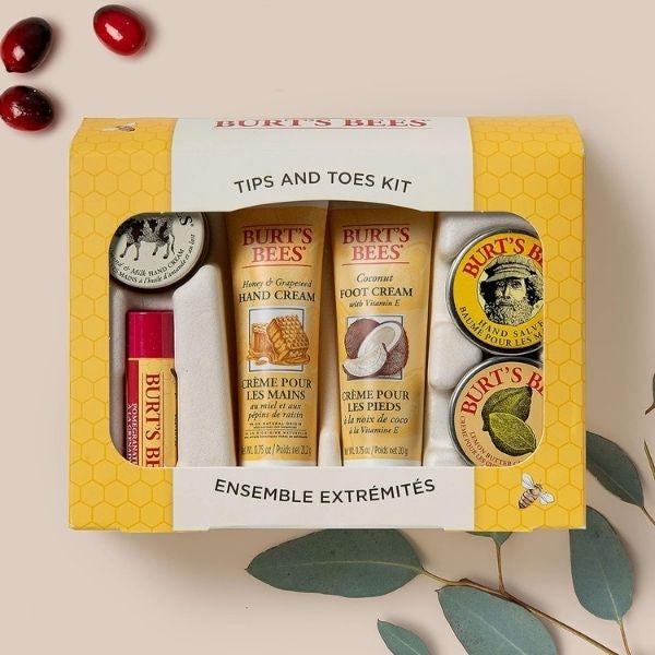 Nourishing Burt's Bees Gift Set, pampering care for grandmas with natural products.