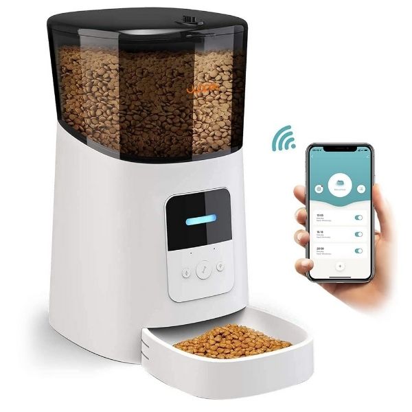 Mealtime made easy and fun – let the feasting begin with this cat food dispenser!