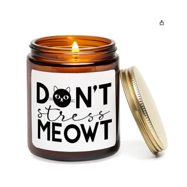 Cat Lovers Candle infuses your space with a warm and comforting aroma.