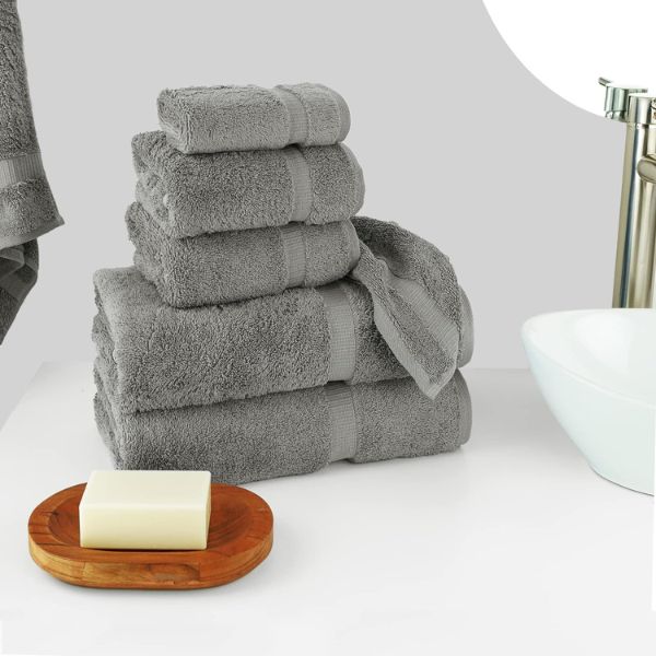 Elevate your sister's bathroom experience with the Chakir Turkish Linens Towel Set, a premium graduation gift symbolizing the start of a new chapter in comfort.