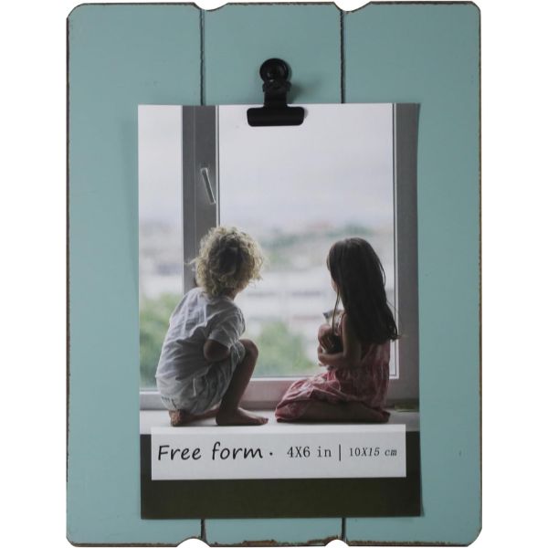 Clipboard "Frames" are innovative 'DIY gifts for grandma', offering a modern twist to displaying memories.