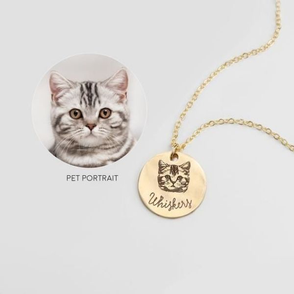 Treasure memories and celebrate feline friends this festive season with the Customized Cat Name Necklace.
