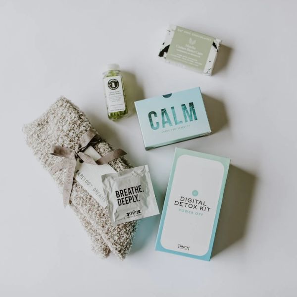 The Digital Detox Box is a meaningful and mindful gift to help your girlfriend's mom