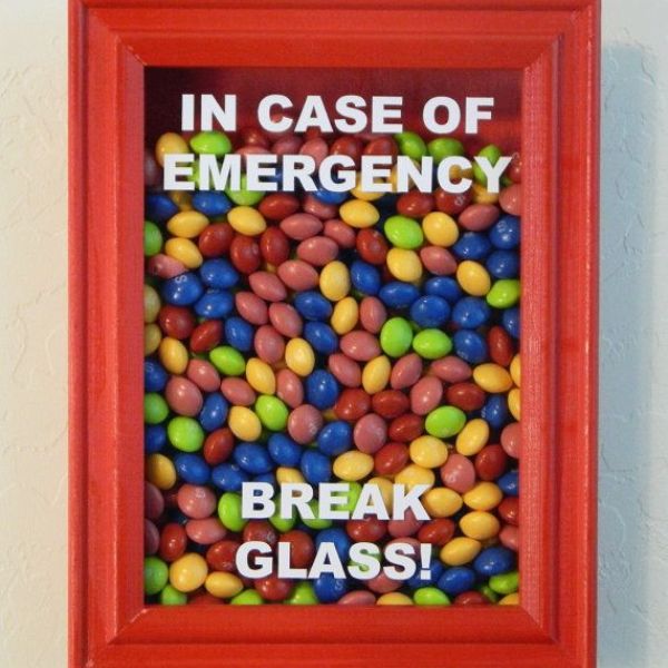 Break the monotony with an Emergency Break Glass Candy, a funny and surprising gift for a playful Valentine's celebration.