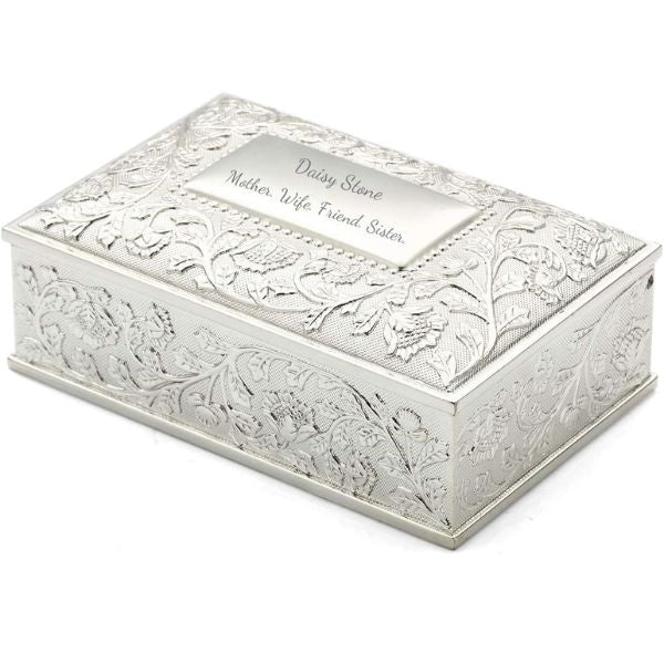 Engraved Keepsake Boxes, heartfelt Valentine's gifts for sisters, preserving memories in a beautifully crafted box.