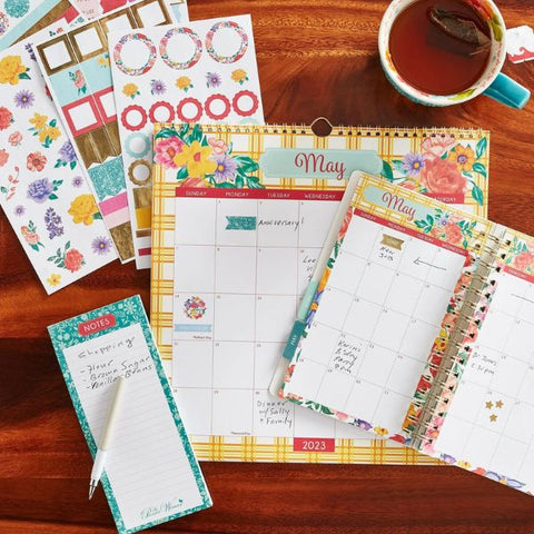 Fancy Flourish 3-Piece Weekly Planner, perfect for a daughter's post-graduation planning.
