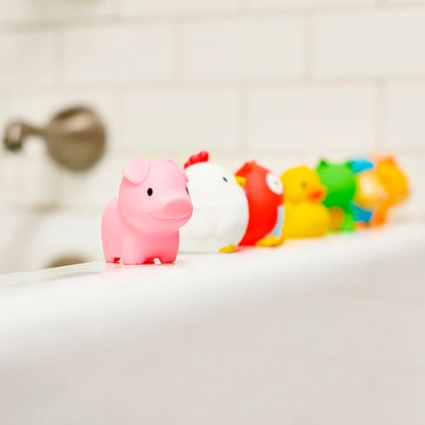 Farm Animal "Squirts" Bath Toy, an Easter delight for babies, brings joy to bathtime with its whimsical animal designs