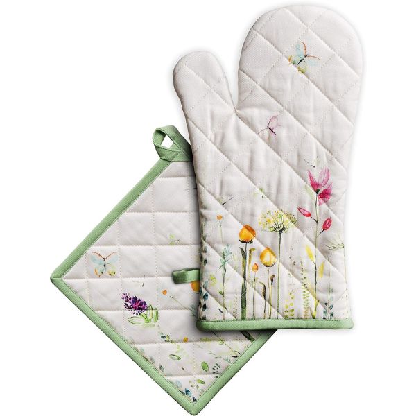 Floral Oven Mitt and Pot Holder is a functional and stylish Easter kitchen gift.