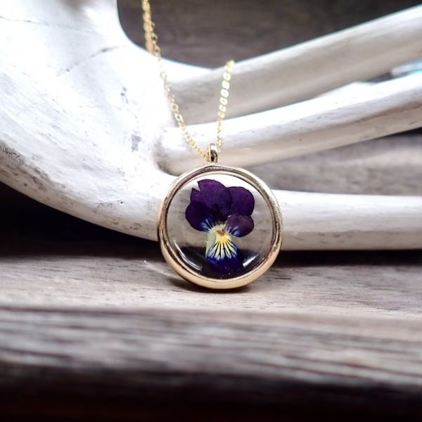 Genuine Pressed Violet Flower Necklace encases nature's beauty, a romantic choice for 50th anniversary gifts.