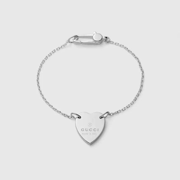 Heart bracelet, an iconic Valentine gift for wives, combines luxury with romantic symbolism.