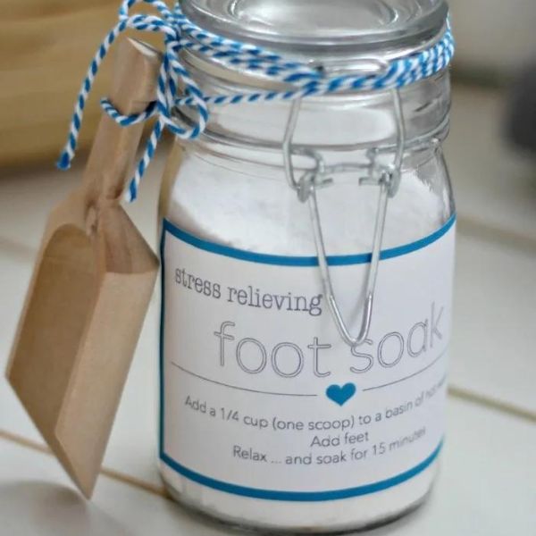 Soothe tired feet with a Homemade Foot Soak and Printable Label for a pampering teacher gift
