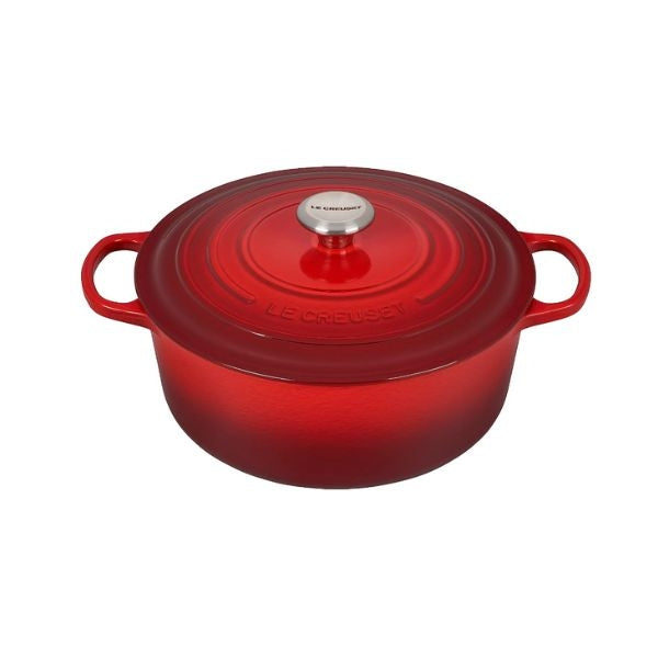 Le Creuset Cast Iron Oven, an elegant Wedding Gift for Couples.