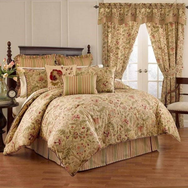 Opulent Romance Bedding Sets, luxurious Valentine's Day gifts for a dreamy night's sleep.