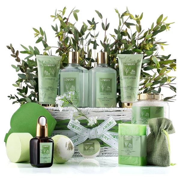 Indulge in relaxation with our Luxurious Spa Bath Set, a remarkable gift option for your boyfriend's mom, featuring premium bath essentials.