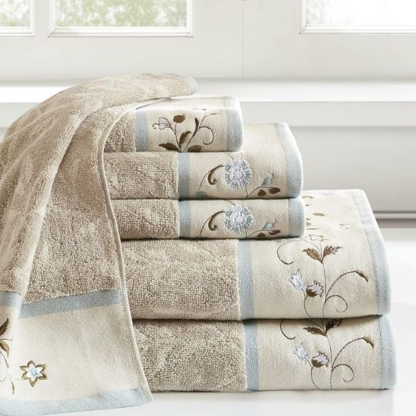 Indulge in Luxury with Bath Towels for Him, an opulent gift for husbands who appreciate the finer things.