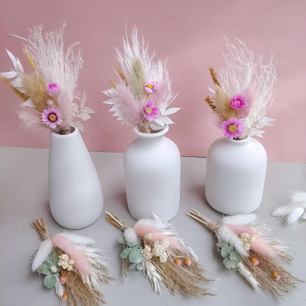 Mini Market-Style Bouquets offer a refreshing twist to 'DIY gifts for grandma', encapsulating love in each bloom.