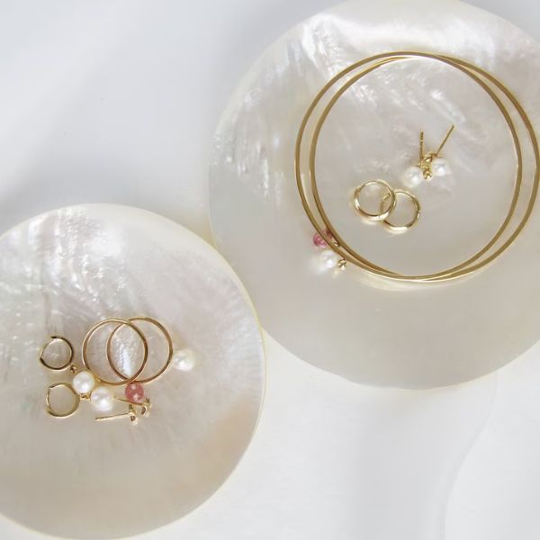 Mother-of-Pearl Ring Dish, an exquisite 30th anniversary gift for cherished jewelry.