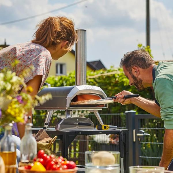 Ooni Karu 12 makes gourmet family pizzas, a delicious Father's Day gift choice.