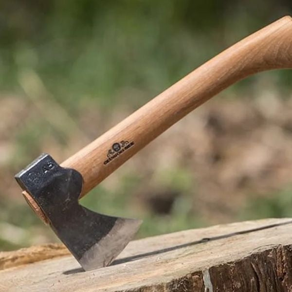 A robust and versatile outdoor hatchet, expertly crafted to meet the demands of rugged wilderness adventures, making it a perfect gift choice for dads.