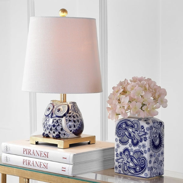 Owl Table Lamp sheds light on the beauty and practicality of owl gifts in home decor