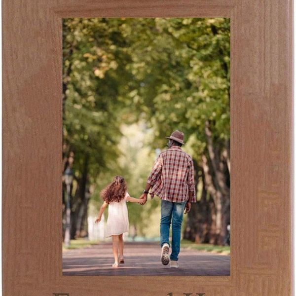 Elegant Personalized Photo Frame, a perfect Wedding Gift for a Friend, displaying cherished memories.