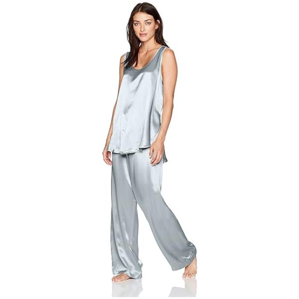 Silk Pajama Set, a luxurious and comfortable anniversary gift for your girlfriend