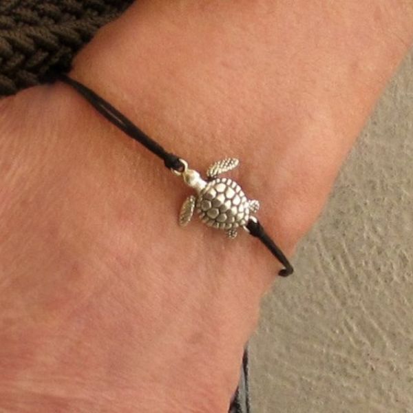 Silver Turtle Leather Bracelet for Men, a sturdy choice in turtle gifts for him.