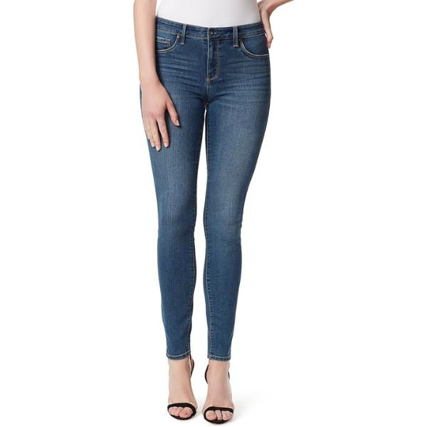 Trendy Skinny Jeans, a chic and versatile gift for your wife, ensuring she stays fashionable in every season.