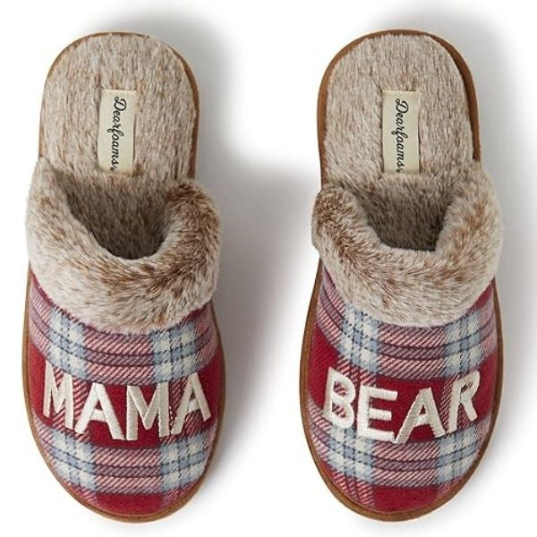 Slippers, cozy and comfortable gifts for mom, ensuring warmth and relaxation after a long day.