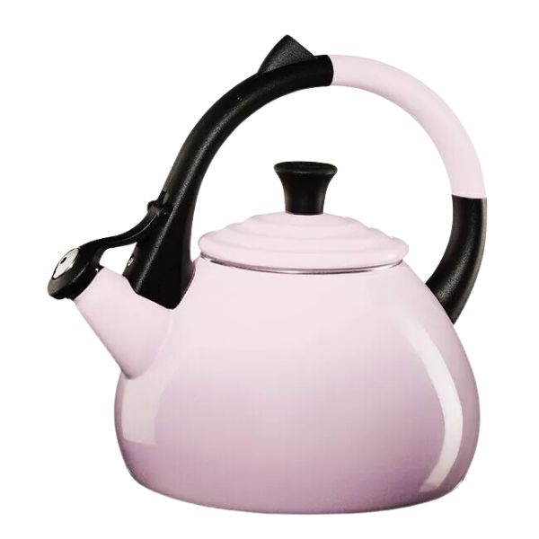 A Stylish Tea Kettle as an attractive and functional gift idea for your girlfriend's mom