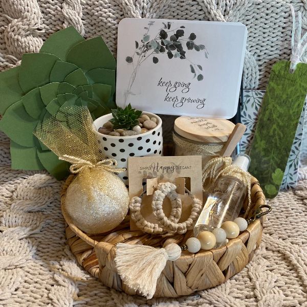 A beautifully arranged succulent spa gift set, the ideal choice for gifts for your boyfriend's mom, showcases a soothing and thoughtful present.