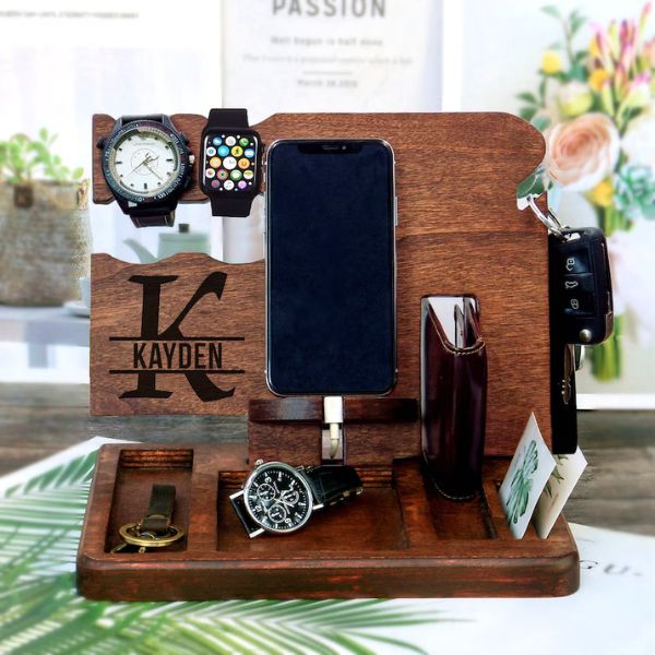 Stay organized with the Teacher’s Name Wooden Dock Station, a practical and personalized accessory for teachers who appreciate order.