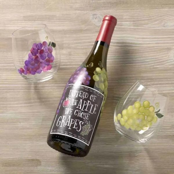 Toast to a great teacher with Teacher's Wine Label & Wine Glasses for a personalized gift set.
