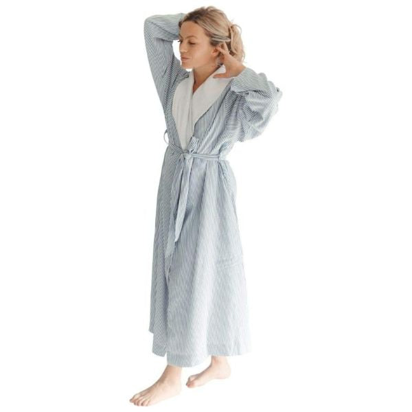 Wrap your sister in luxury post-graduation with the Telegraph Hill Spa Bathrobe, an indulgent gift ensuring she relishes every moment of relaxation.