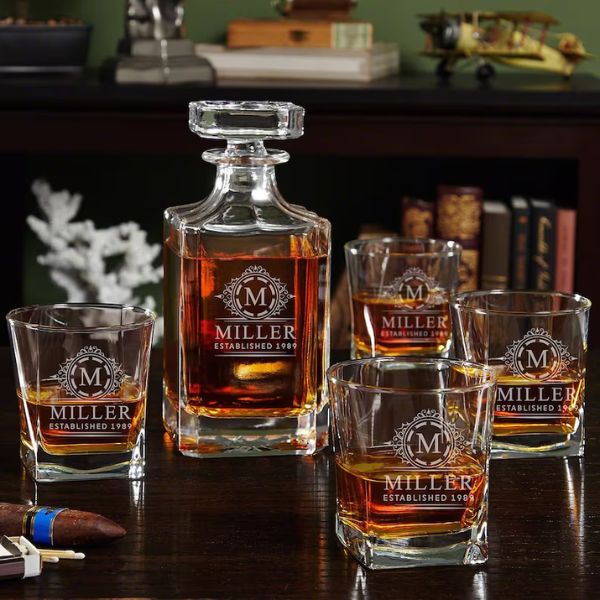 Elegant whiskey decanter set, sophisticated gift for fathers