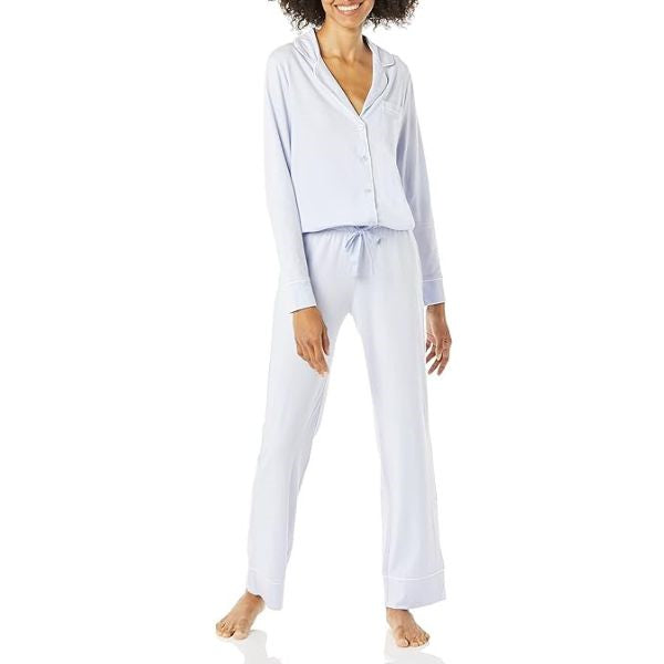 Women's Long Sleeve Pajama Set, a luxurious and comfortable gift for your wife's relaxing evenings.