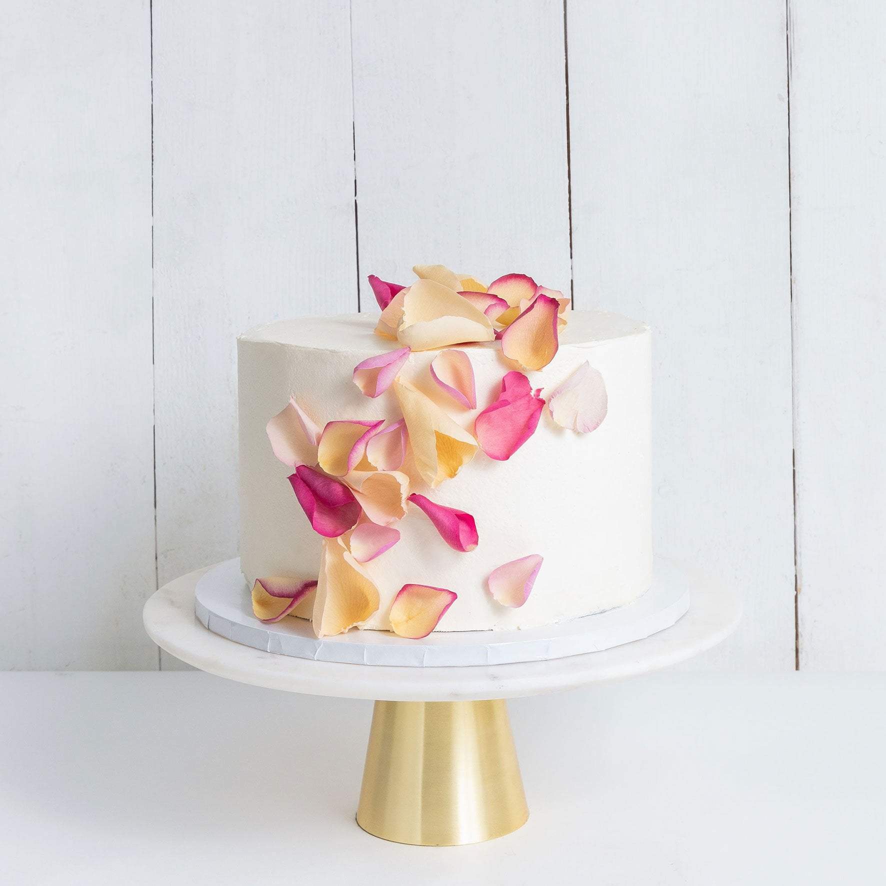 21 all-white wedding cakes we love