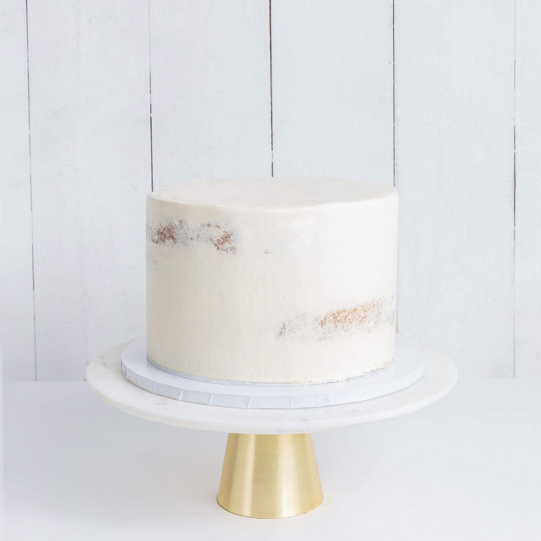 25 Small But Beautiful One-Tier Wedding Cakes | Brontë Bride