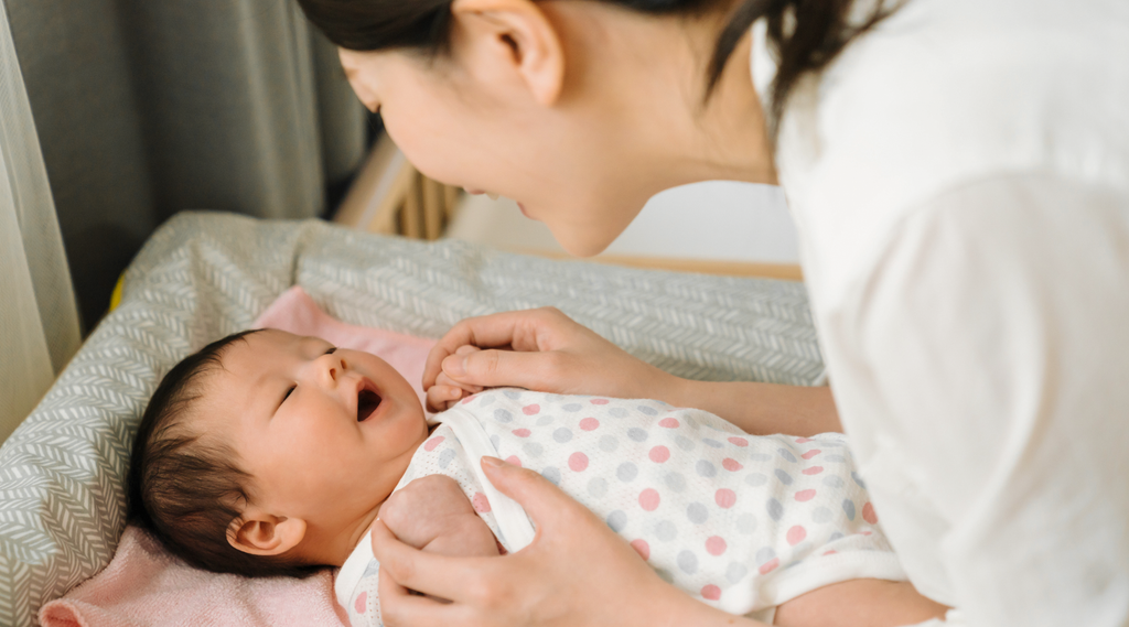 Mother and Baby eye Contact - Lovemere