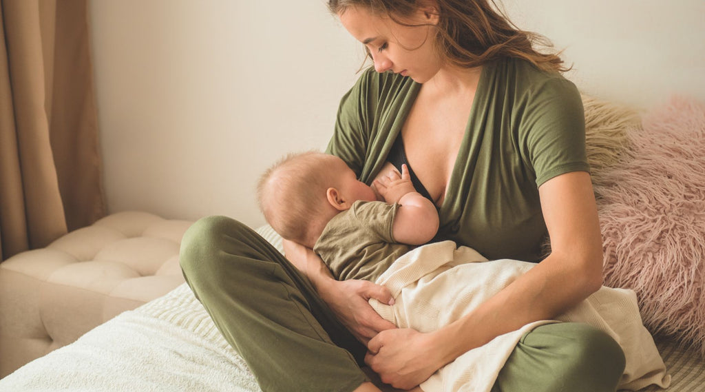 Mindful breastfeeding by Lovemere