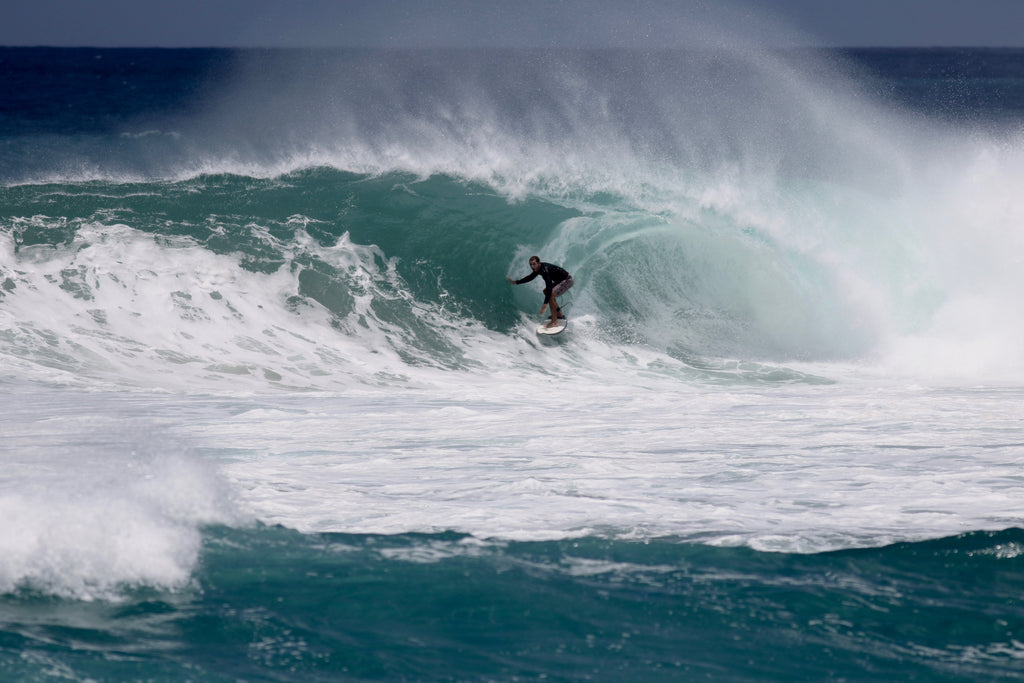 Code Red 2: Big Swell on the South Shore, Oahu Hawaii – Float Captain