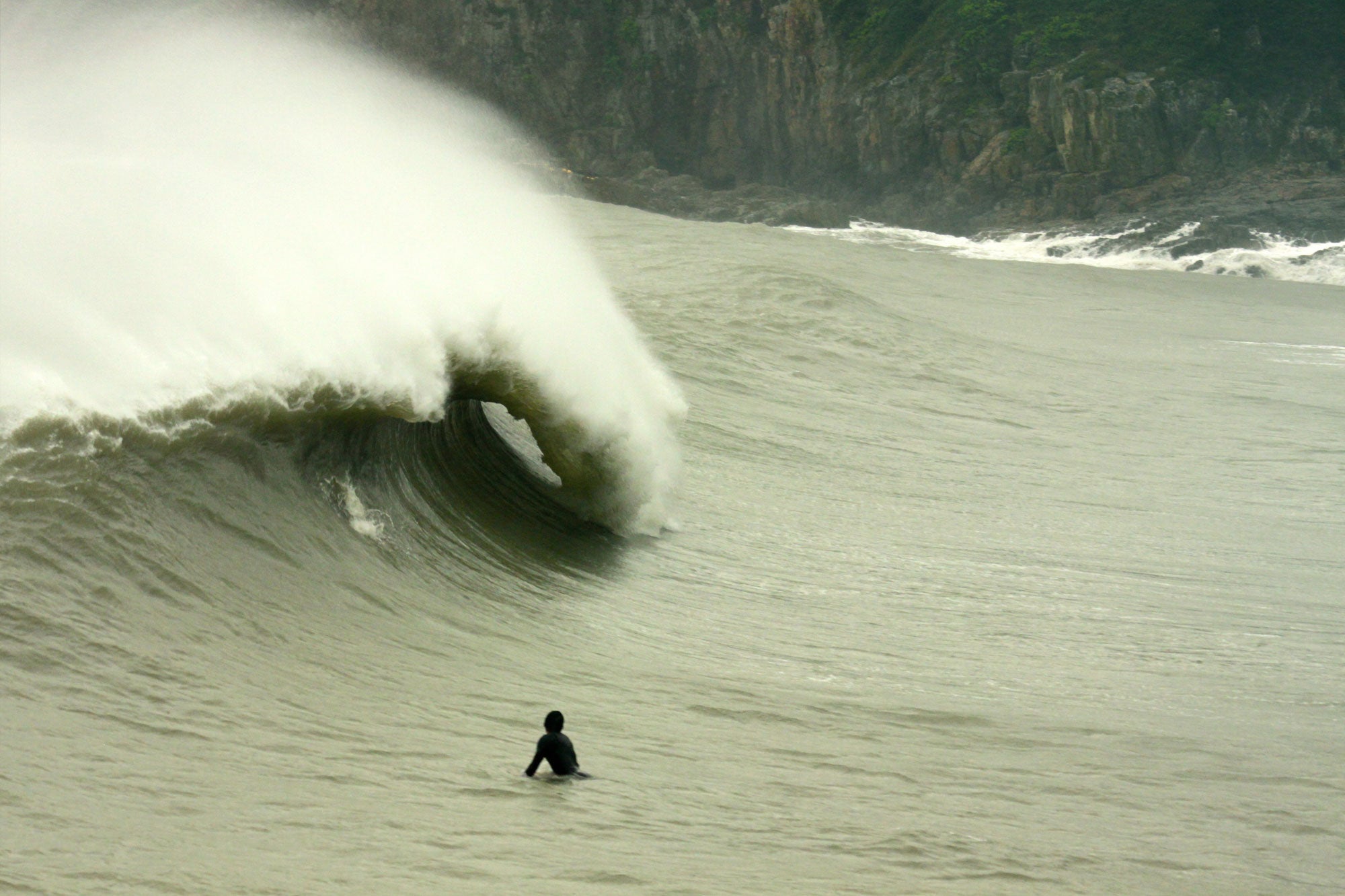 Hong Kong Typhoon Surf