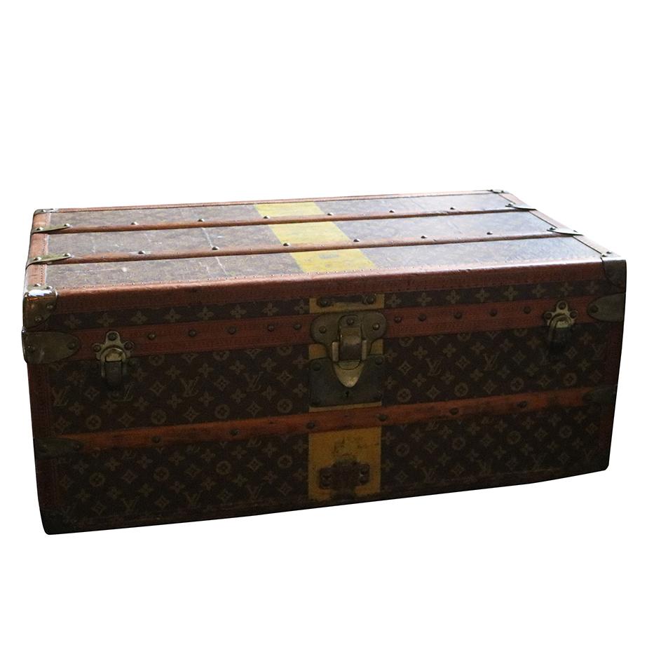 LOUIS VUITTON Vintage Wardrobe 85 Casier Trunk Available For