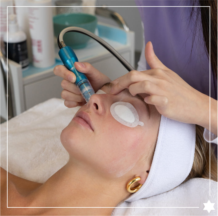 MICRODERMABRASION & HYDROFACIAL DELUXE