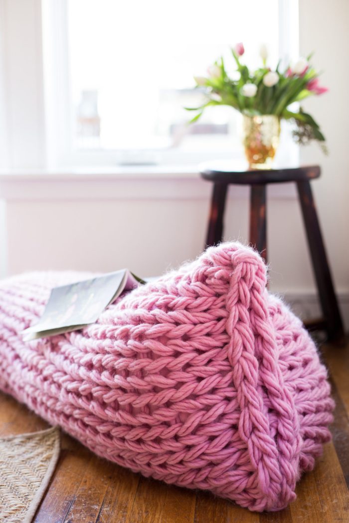 Lounger Arm Knit Pillow Pattern by Anne Weil of Flax & Twine