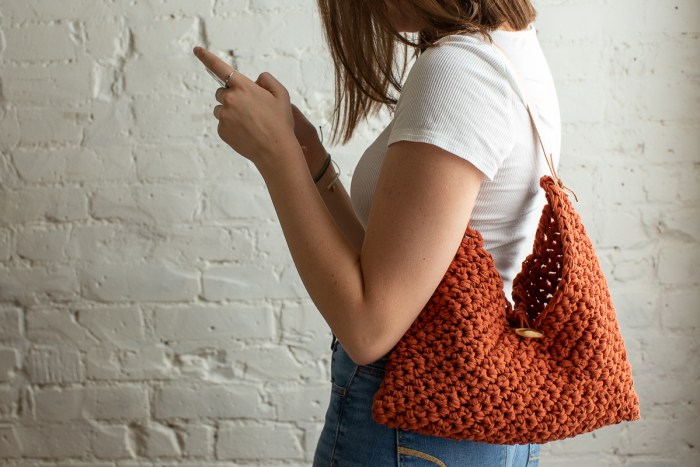 Easy Granny Square Tote Bag (with lining!) FREE pattern - Pukapuka