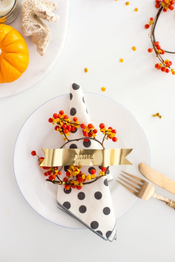 gold stamped place cards and wreath